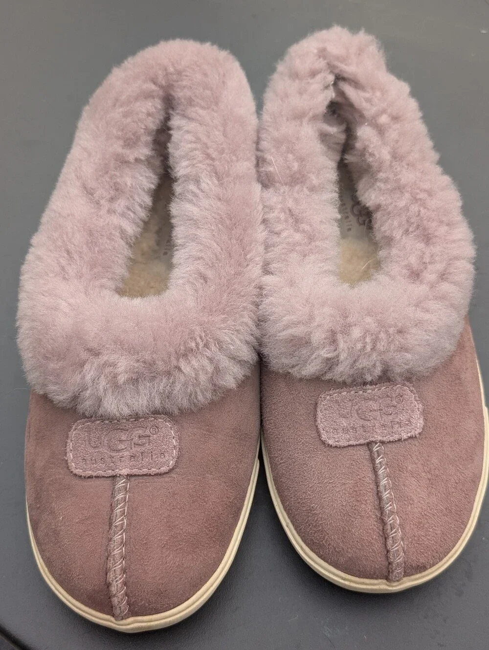 Ugg Girls Sheepskin Slippers Size 4